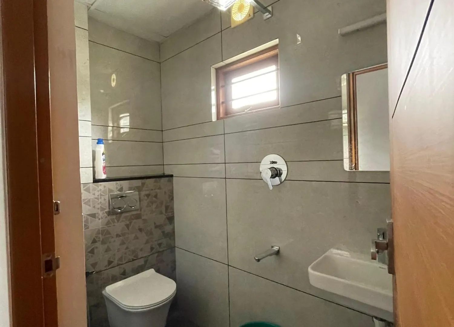 Jwel Homes Inn Kochi 公寓